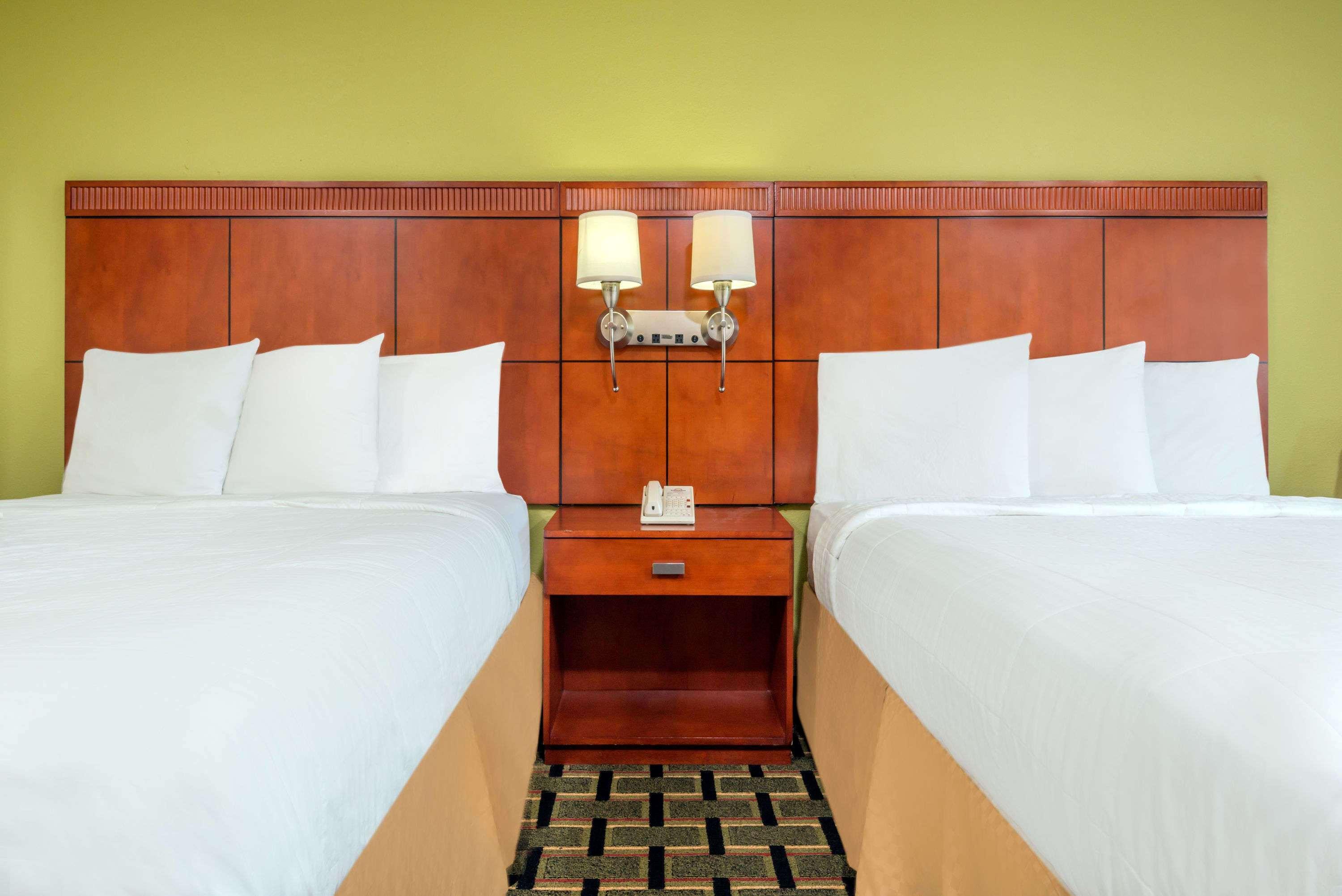 Motel Days By Wyndham East