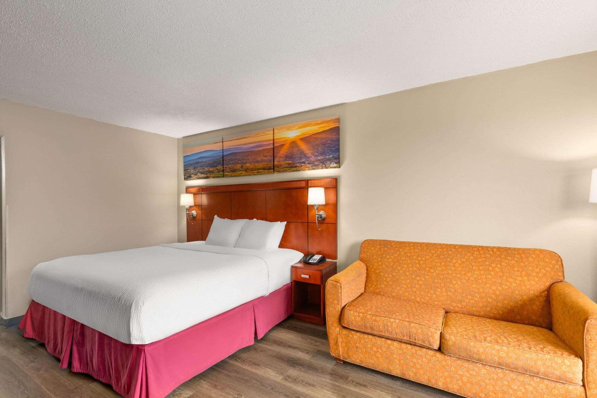 Days By Wyndham East Motel