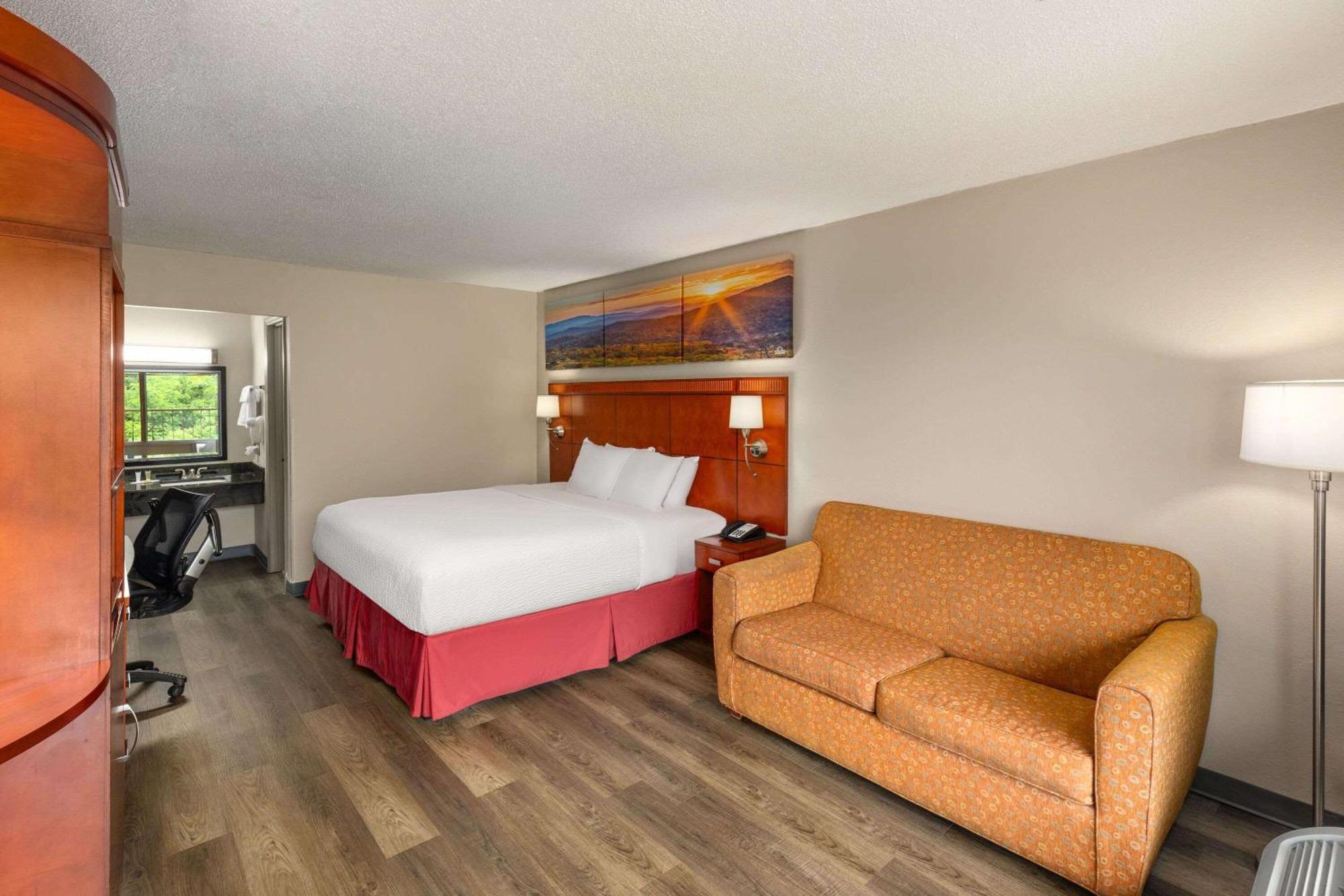 Days By Wyndham East Motel 2*