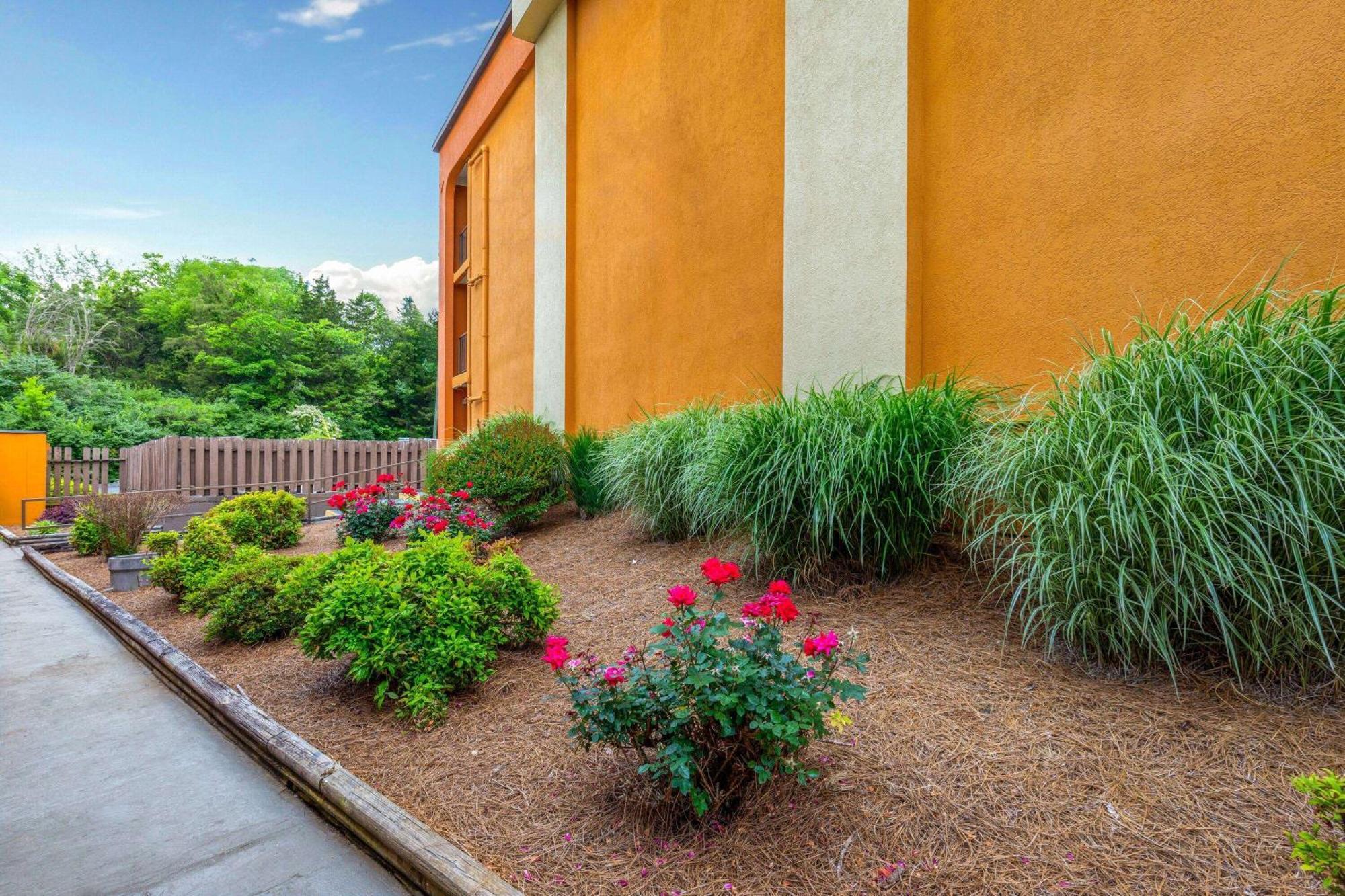 Days By Wyndham East 2* Knoxville