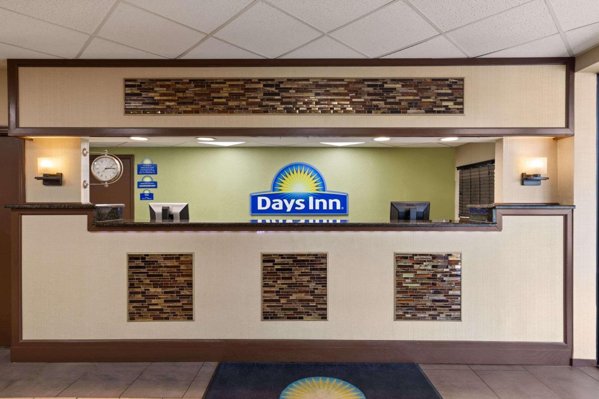 Days By Wyndham East Knoxville