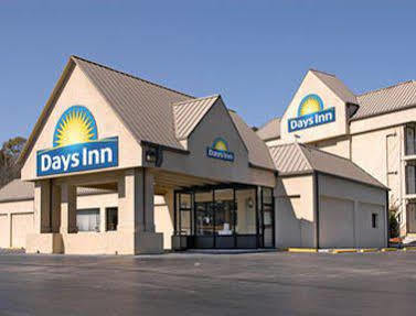 Days By Wyndham East Motel Knoxville