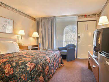 Days By Wyndham East Motel